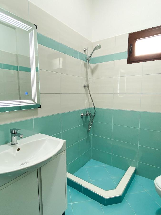 Family Apartments Himara Екстериор снимка